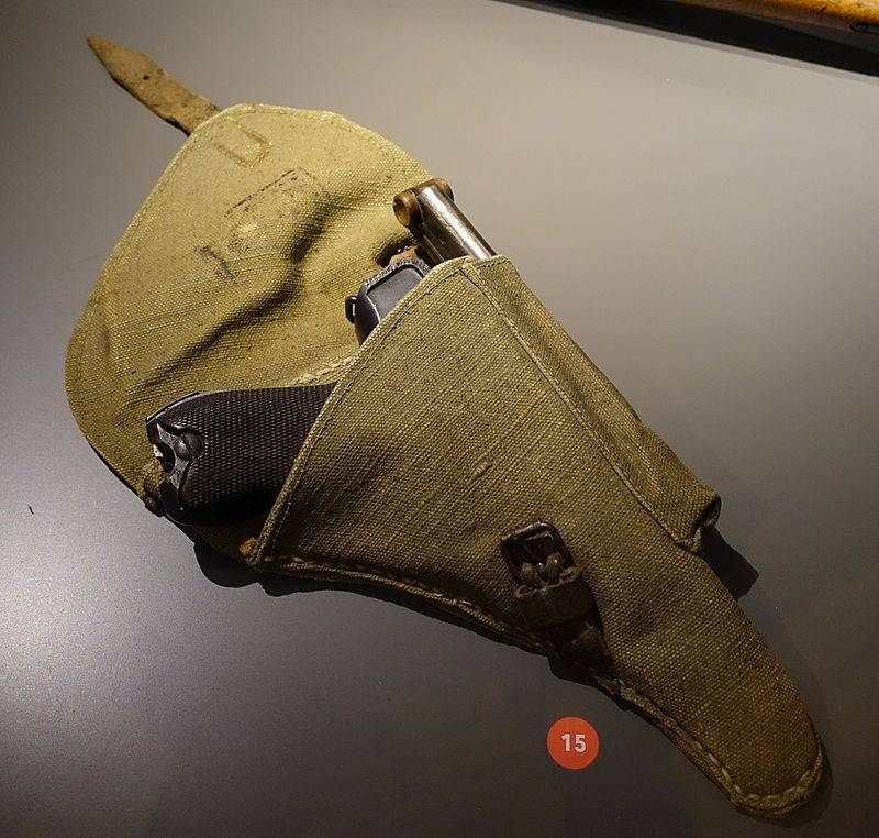 «Люгермен». Рассказ о Евгении Голубцове «Люгермен». Рассказ о Евгении Голубцове оружие