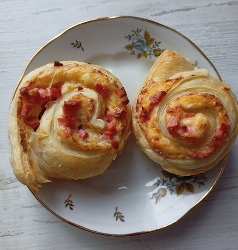 Когда мужу хочется чего-то вкусненького на ЗАВТРАК, готовлю это блюдо. Очень быстро и просто пальчики оближешь