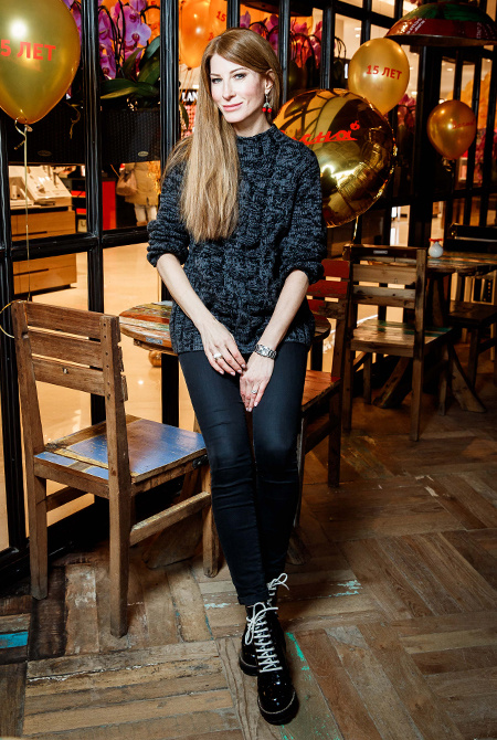 Ксения Собчак, Рената Литвинова и другие звезды отметили праздник "Весны" на Новом Арбате