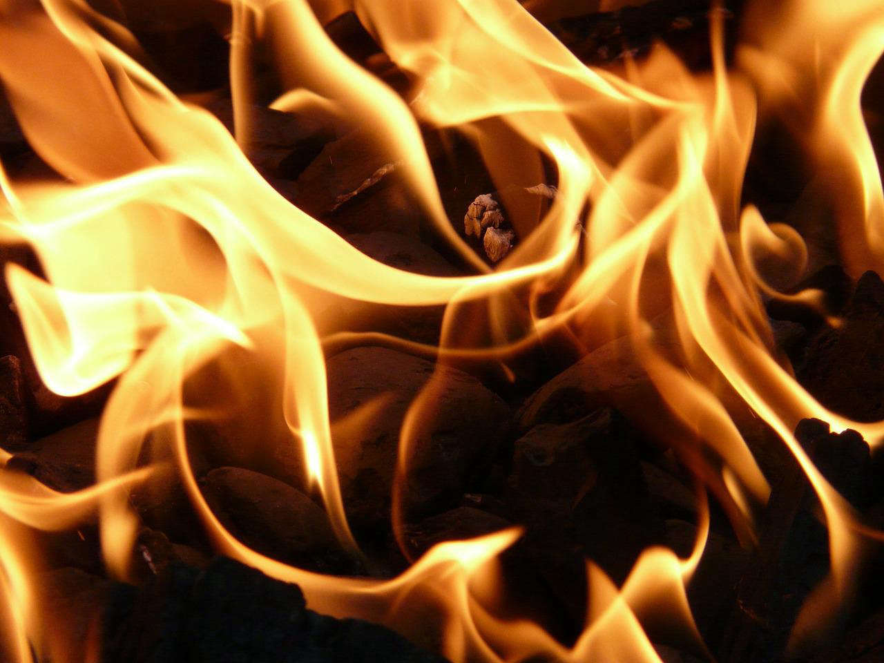 Дым из-за пожара на стройке техникума окутал центр Перми Происшествия