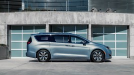 2017 Chrysler Pacifica Hybrid