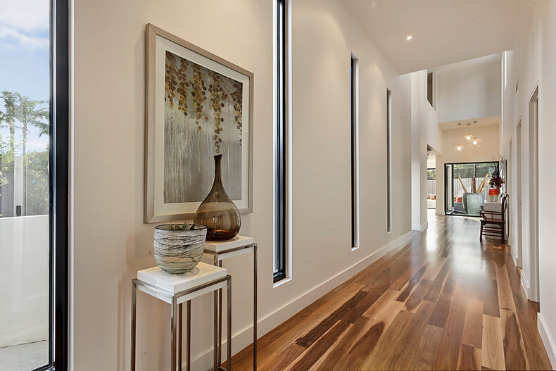 Основные правила подбора картин в интерьер комнаты