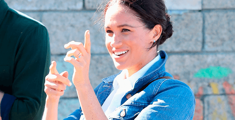 Меган Маркл сняла свое помолвочное кольцо в туре по Африке