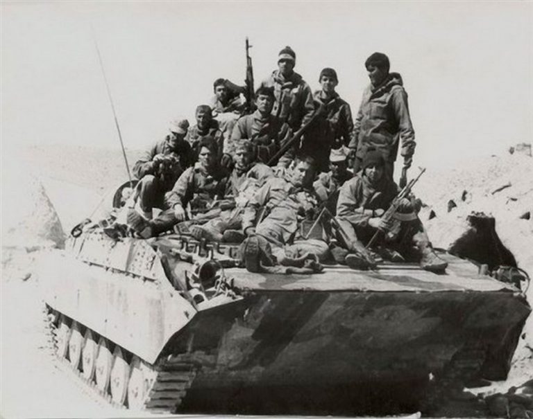 Почему российские солдаты "на броне" шокируют военных НАТО