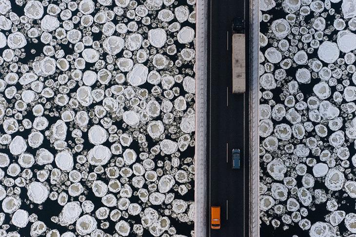 1. Мост над замёрзшей рекой. интересное, фото