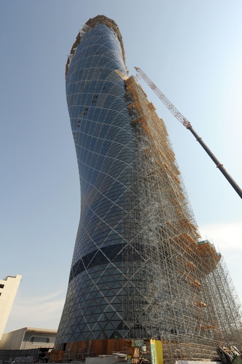 capital_gate_abu_dhabi_construction03.jpg