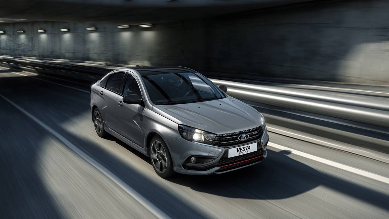 Дилерский центр установил наценку в 468 тысяч рублей на Lada Vesta Sport