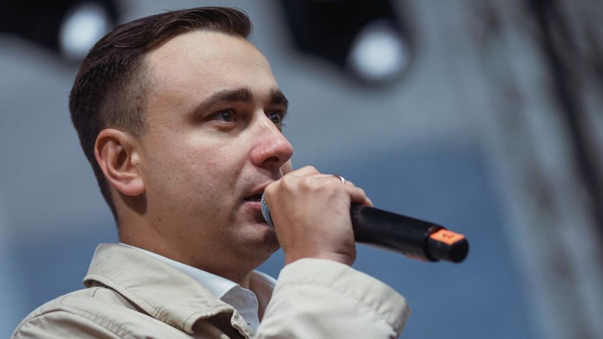 Сторонники Навального призывают россиян на митинги, а сами укрываются за границей