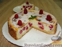 Фото к рецепту: Творожно-малиновый пирог