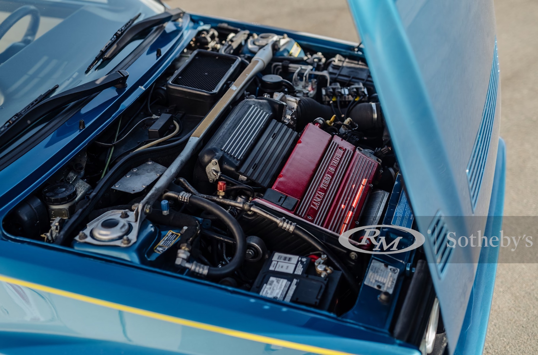 Редкую синюю Lancia Delta продадут на аукционе Редкую синюю Lancia Delta продадут на аукционе Новости