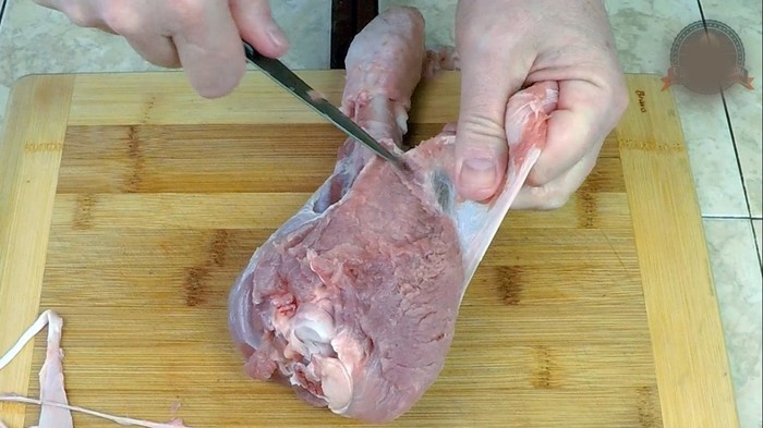 Сыро-вяленое мясо индейки. Голень под Хамон Сыро-Вяленое мясо, С дедом за обедом, Кулинария, Еда, Вкусно, Индейка, Видео, Длиннопост