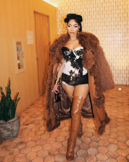 21-летний племянник Бейонсе встречается с 41-летней рэпершей, которая старше его матери Томми, Бейонсе, Джулез, Эпштейна, рэпершей, выложила, соцсетях, видео, матери, старше, когда, многих, Ноулз, Соланж, оскорбительные, столкнулся, ДжейЗи, время, признался, последнее