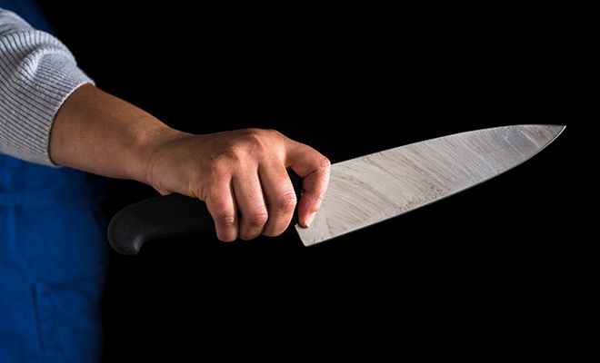 Ученые сделали древесину в 23 раза тверже и создали из нее нож. Клинок получился острее приборов из стали