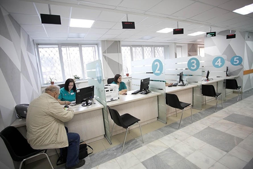 Новая электронная регистратура поликлиники после реконструкции