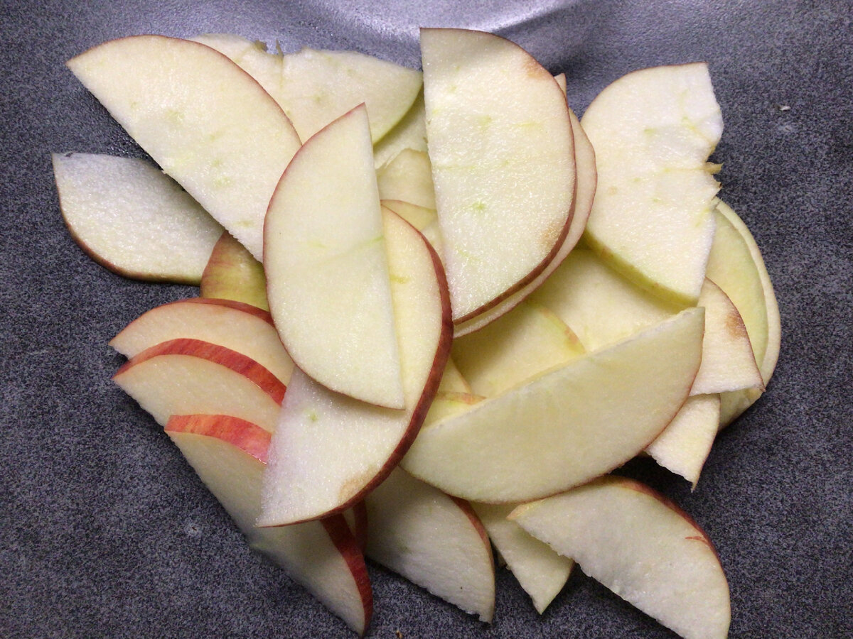 Как красиво порезать яблоко на стол