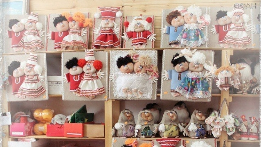 «Есть куклы добрые и вредные»: мастерица из Мордовии рассказала о своем хобби