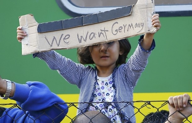 Германия: спасти страну от беженцев, наплевав на ценности Европы