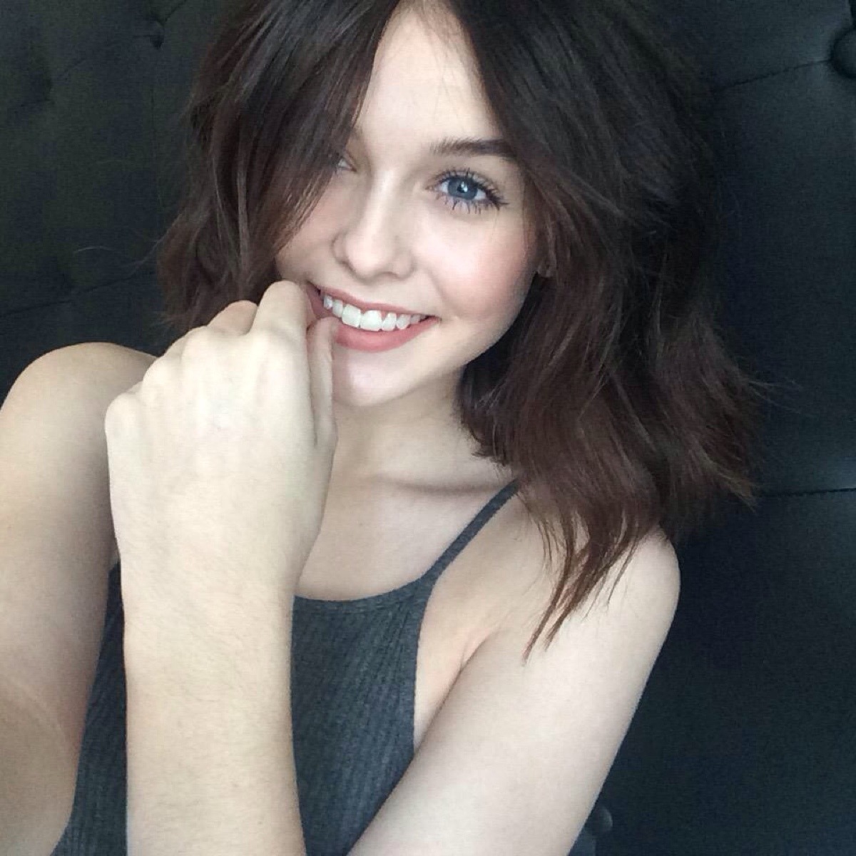 Acacia Brinley Clark 16 лет