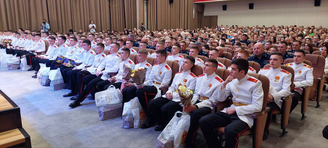 Последний звонок прозвенел для выпускников Тверского суворовского военного училища