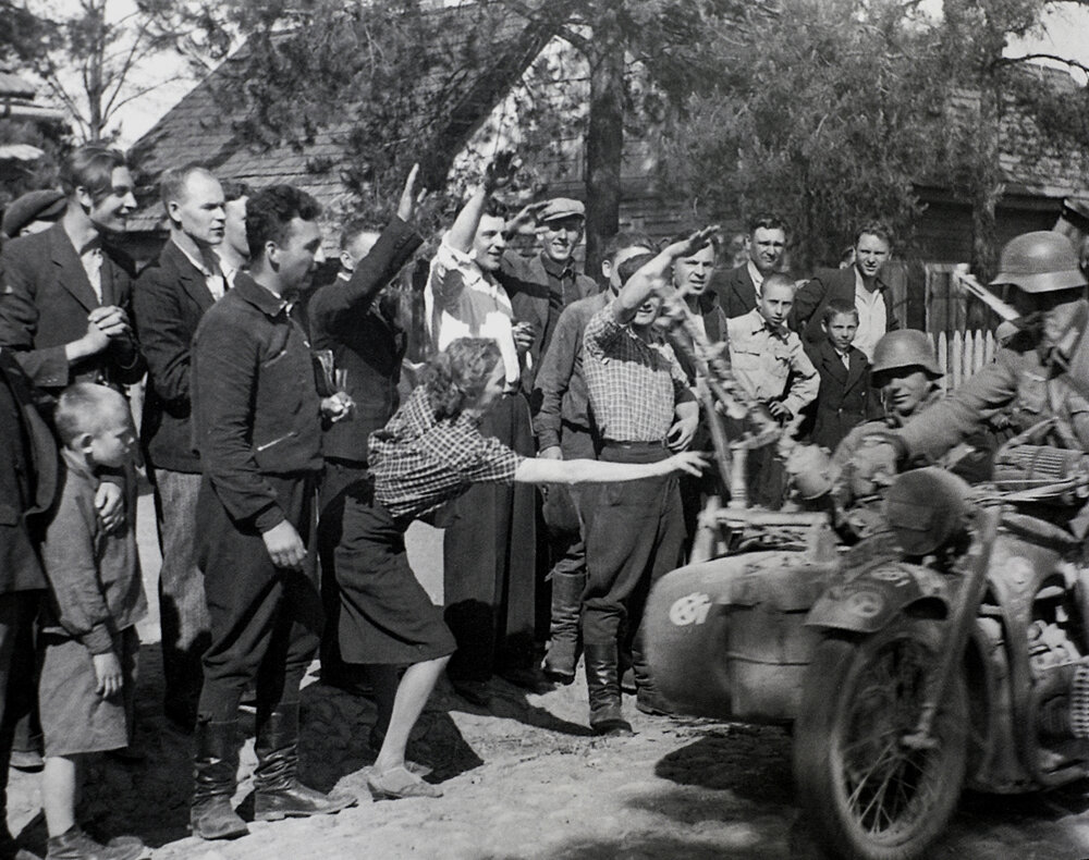 "Встреча освободителей" в 1941-ом (фото из открытых источников)