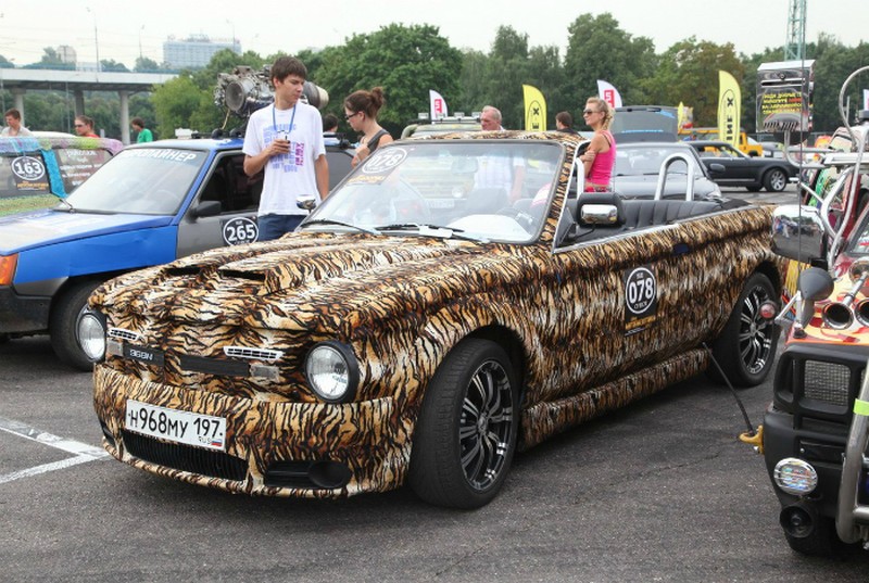 Безумный тюнинг «запорожца». автомобили,автомобиль,машины,тюнинг