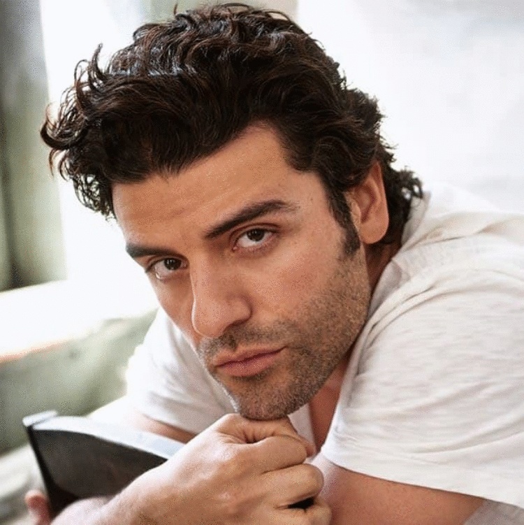 Вот как выглядят актёры, скрывающиеся под маской известных персонажей 