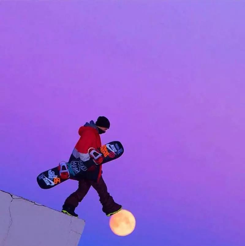 snowboarder-walking-on-moon-perfect-timing