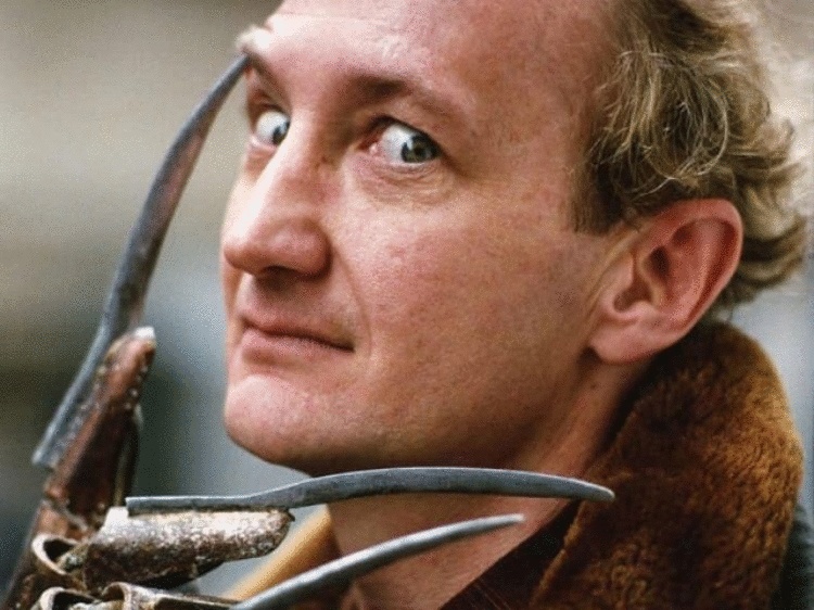 Вот как выглядят актёры, скрывающиеся под маской известных персонажей 