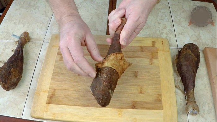 Сыро-вяленое мясо индейки. Голень под Хамон Сыро-Вяленое мясо, С дедом за обедом, Кулинария, Еда, Вкусно, Индейка, Видео, Длиннопост