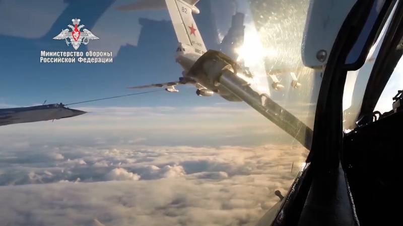 Экспедиция «Умка-2021». Подлодки, самолеты и арктический потенциал армия