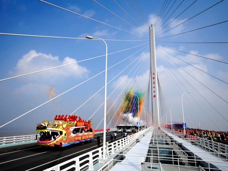 Шанхайские мост и тоннель через Янцзы. Длина 22,5 километра, а бюджет — 1,8 млрд. долларов. И еще по нему будут ходить поезда метро! в мире, деньги, китай, красота, стройка