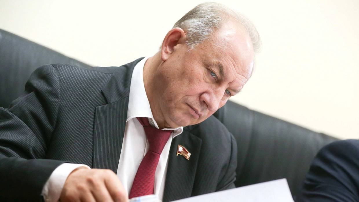 Рашкин нарушил все законы России при охоте на лося