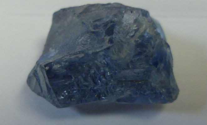 Подземная находка: огромный алмаз из шахты имеет необычный цвет Подземная находка: огромный алмаз из шахты имеет необычный цвет Культура