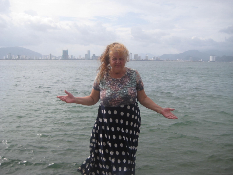 60-летняя женщина уже 8 месяцев путешествует по Азии и домой не собирается! азия,история,путешествие,самостоятельные путешествия