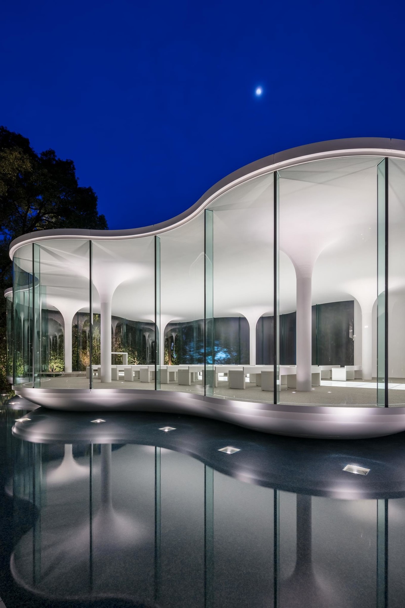 Капелла для свадебных церемоний в Японии архитектура,Путешествия,фото