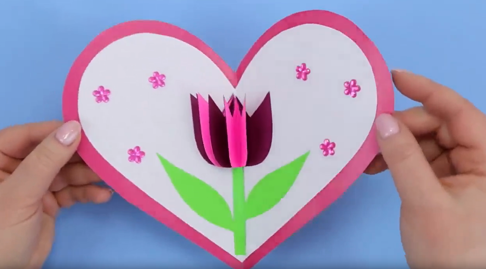 Как сделать открытку для мамы на 8 марта своими руками: 5 легких и классных идей Как сделать открытку для мамы на 8 марта своими руками: 5 легких и классных идей бумаги, сложить, формата, пополам, стороне, вырезать, тюльпана, можно, чтобы, центру, приклеить, Приклеить, прямоугольник, листе, написать, клеем, фиолетовый, зеленой, желтый, белом