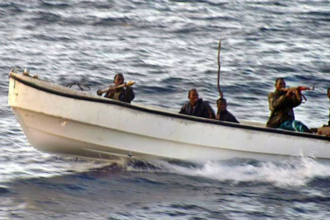 Сомалийские пираты ошиблись кораблем и встретились со спецназом боевой корабль,Видео,пираты,Пространство,сомалийские пираты,спецназ