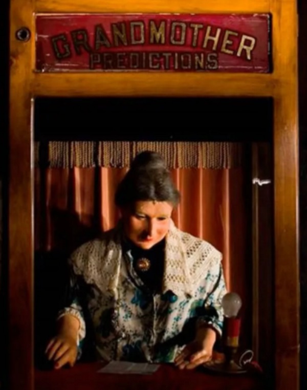 Странные предметы, найденные сыщиками на ранчо Майкла Джексона Странные предметы, найденные сыщиками на ранчо Майкла Джексона жизненное