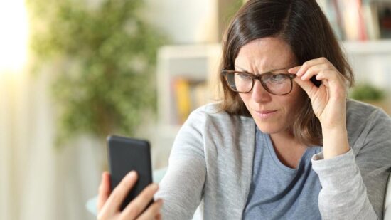 Как сохранить зрение в эпоху гаджетов: три неочевидных совета офтальмолога