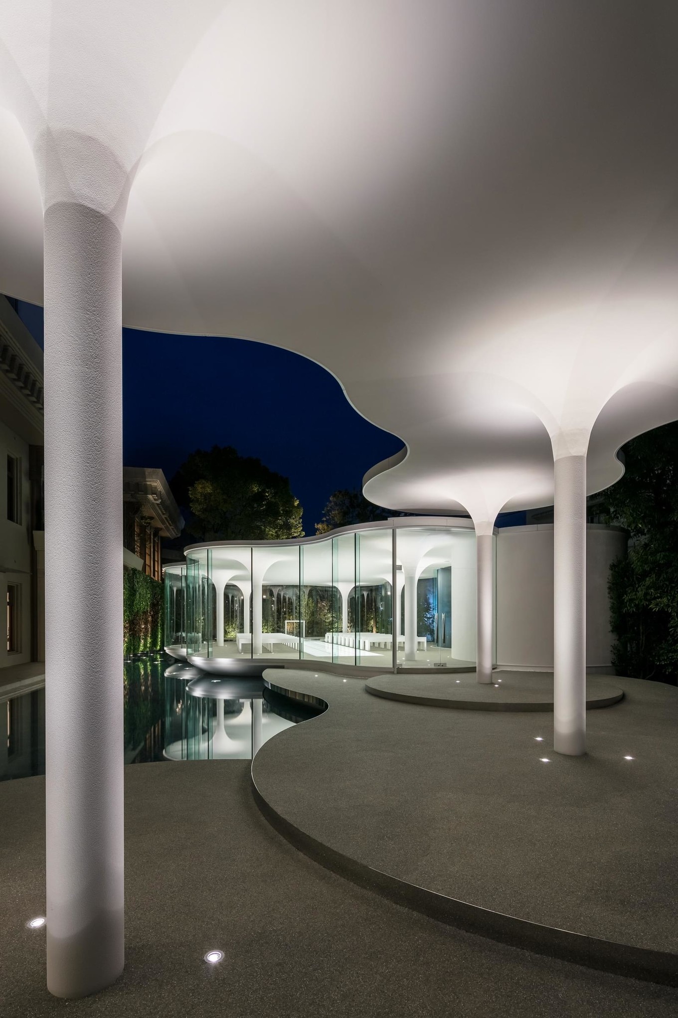 Капелла для свадебных церемоний в Японии архитектура,Путешествия,фото