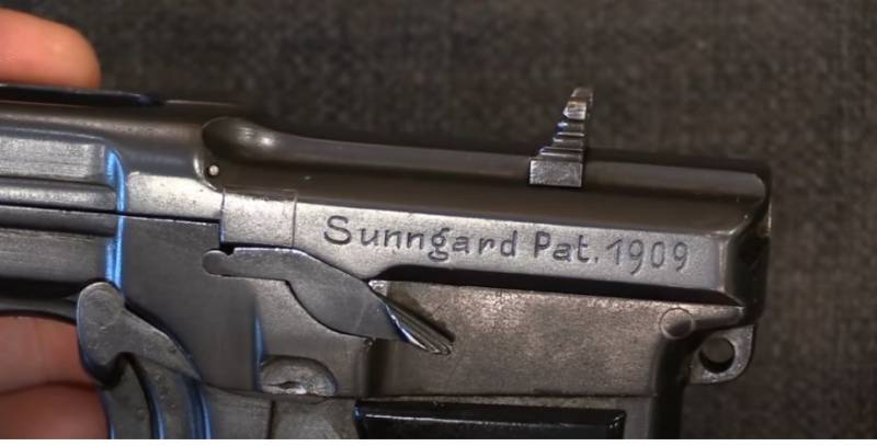 Револьверы и пистолеты, более чем странные оружие