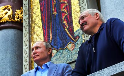 На фот: президент РФ Владимир Путин и президент Белоруссии Александр Лукашенко (слева направо)