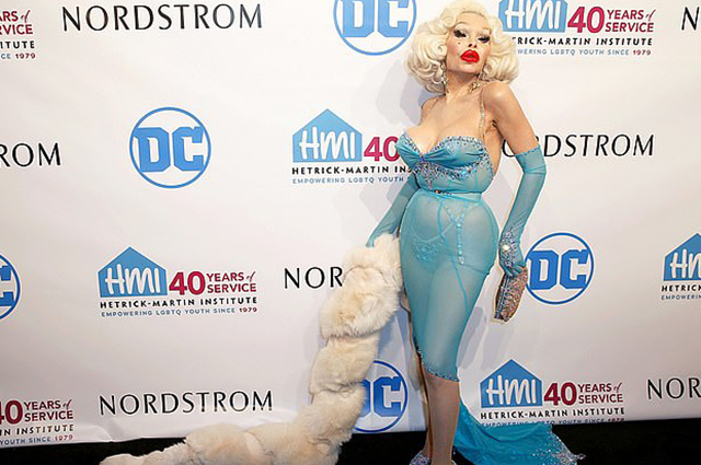 Эмбер Херд получила награду за активную поддержку ЛГБТ-сообщества Эмбер Херд получила награду за активную поддержку ЛГБТ-сообщества Звездный стиль