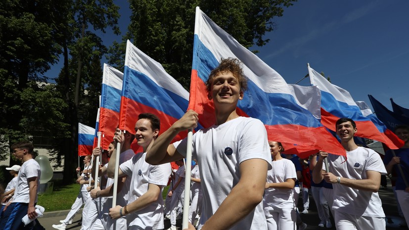 Более 2 тысяч спортсменов участвовали в шествии, организованном выставкой «Россия» и движением «Здоровое Отечество»