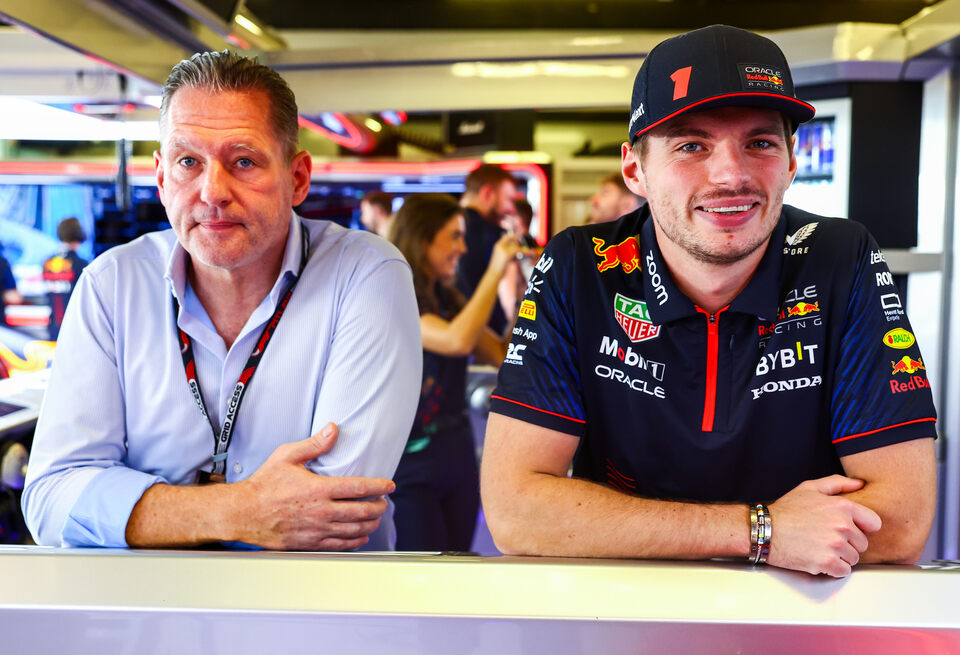 Отец Макса Ферстаппена прокомментировал слухи об уходе сына из Red Bull Racing