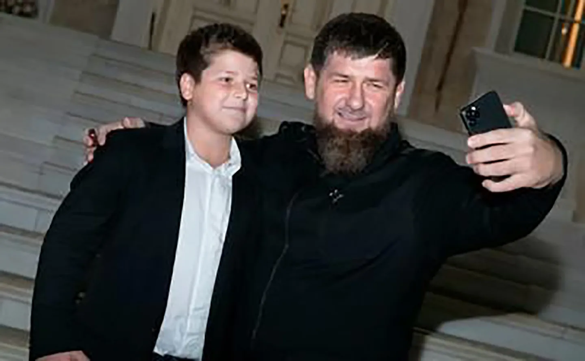 Вот вам новость о преемственности поколений - глава Чечни Рамзан Кадыров назначил своего 16-летнего сына Адама куратором Российского университета спецназа.  Ну какая прелесть!-2