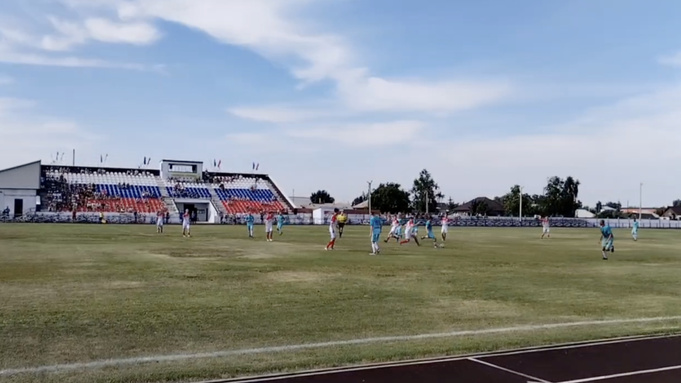 Барнаульские футболисты проиграли команде из алтайского села