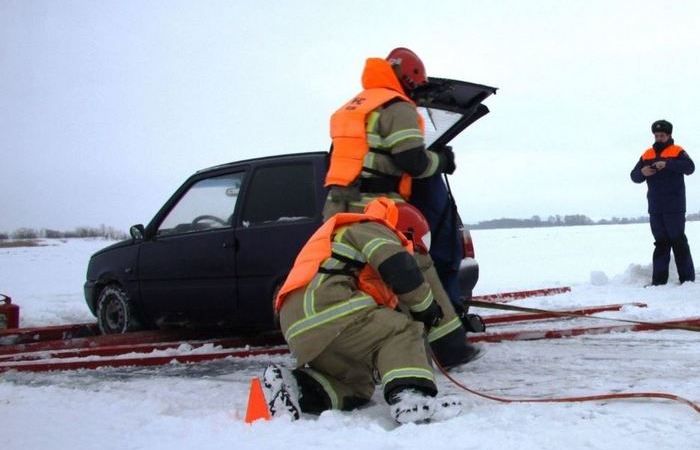 При какой толщине льда на нем можно лихачить на автомобиле авто и мото,автоновости,автосоветы