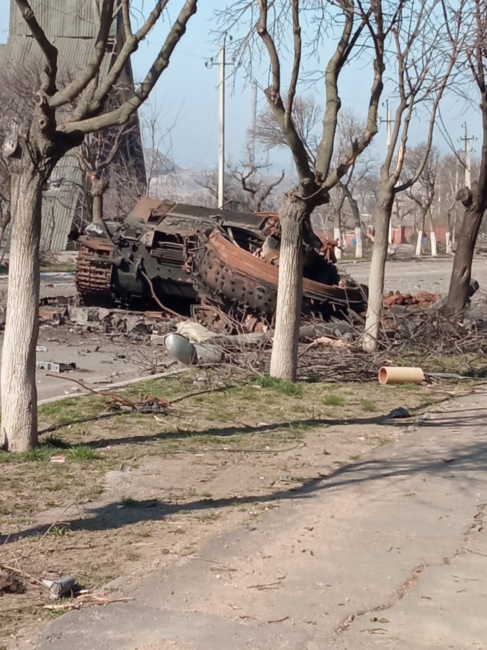 Над центром Мариуполя поднят русский флаг. Генерал НАТО взят в плен? Над центром Мариуполя поднят русский флаг. Генерал НАТО взят в плен? украина
