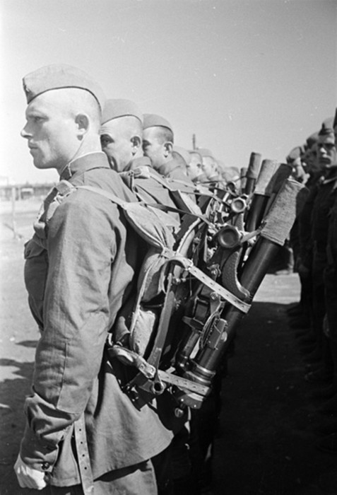 Резервисты, призванные на службу. Автор фотографии: Шайхет Аркадий Самойлович.